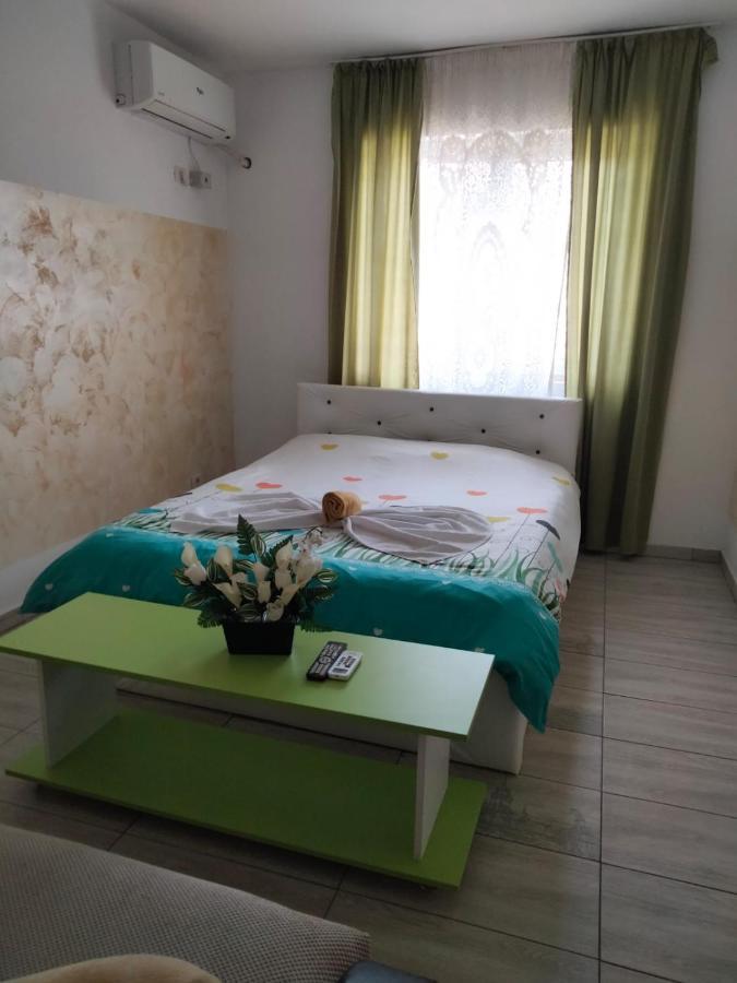 Studio Apartment Chiajna Екстериор снимка