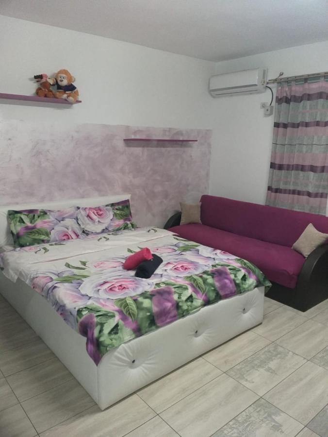 Studio Apartment Chiajna Екстериор снимка