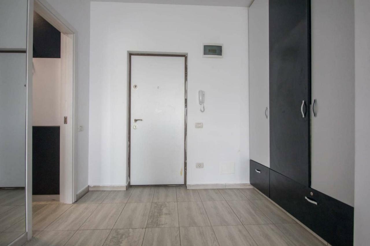 Studio Apartment Chiajna Екстериор снимка