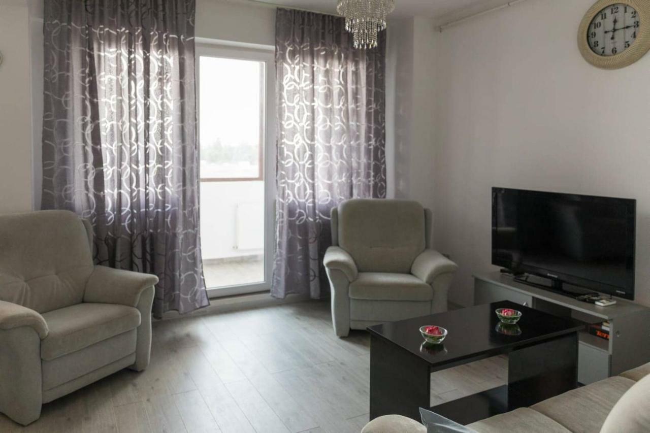 Studio Apartment Chiajna Екстериор снимка